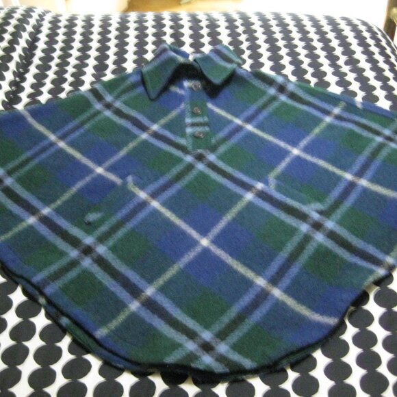 Vintage Woman's Jimmy Hourihan Blue Green Plaid Wool Cape Made in Ireland - Picture 5 of 11